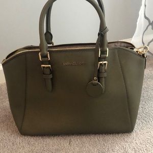 Green Michael Kors pocketbook